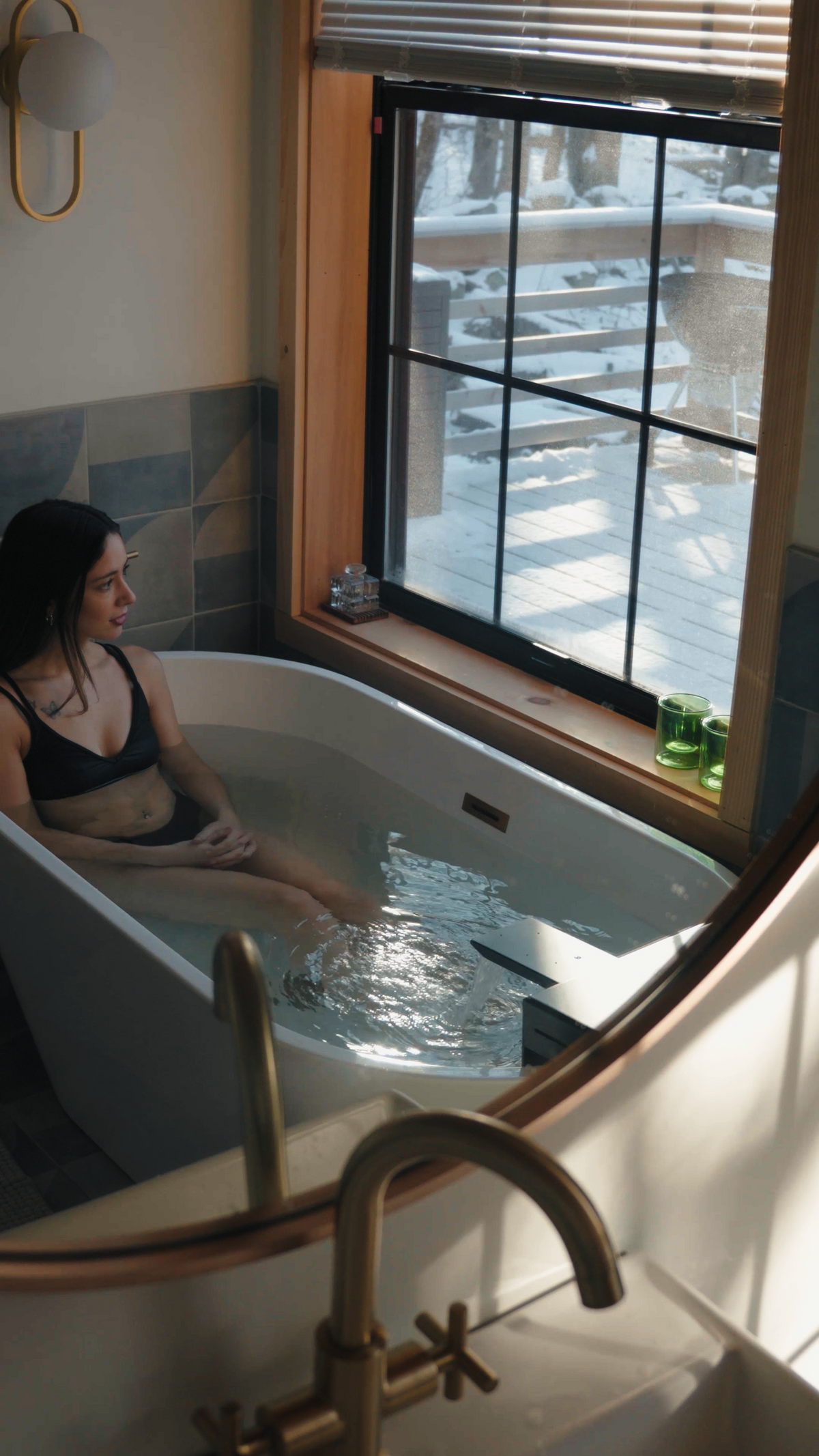 Absolute Zero adapter bathtub lifestyle setup